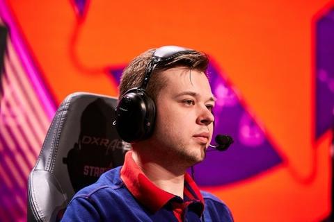 LPL赛事突发挂机事件越南队断网引发观众热议